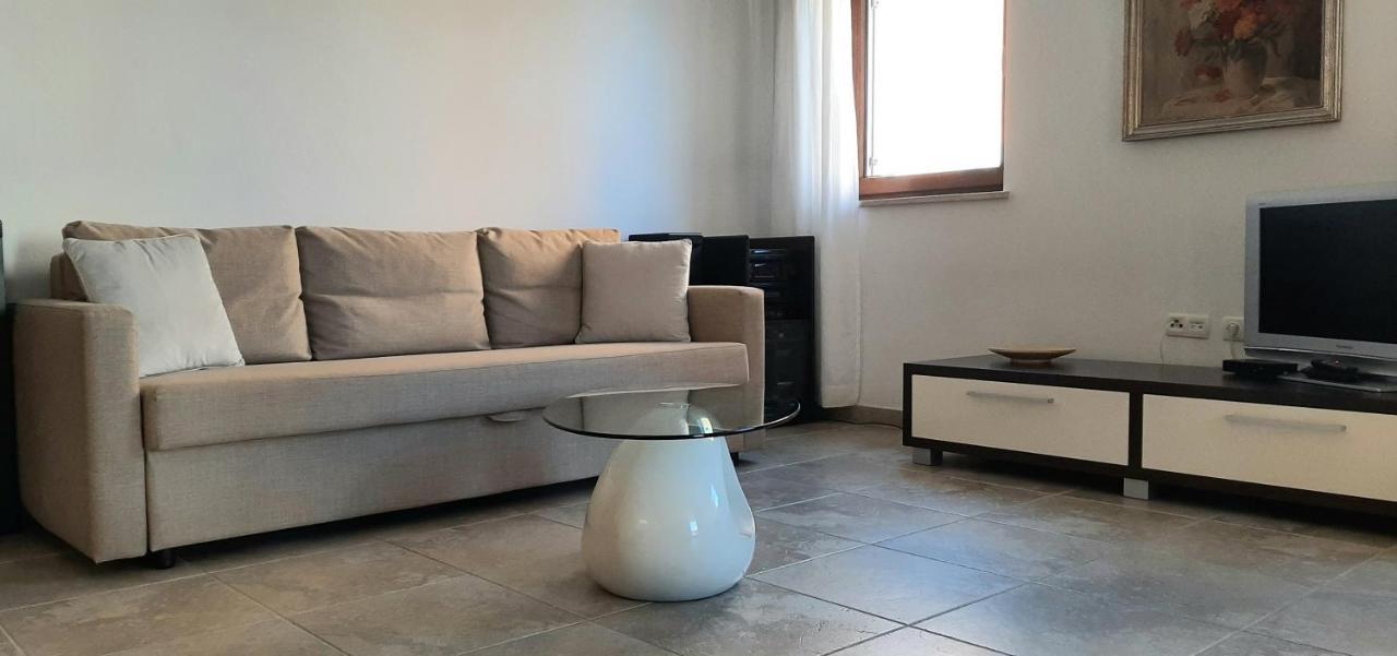 Traumferienwohnung Mit Privatem Pool & Gemuetlicher Grillecke Am Meer, Kroatien, Istrien, Liznjan Bei Medulin - Bester Urlaub An Der Adria, Fuer Paare Luaran gambar